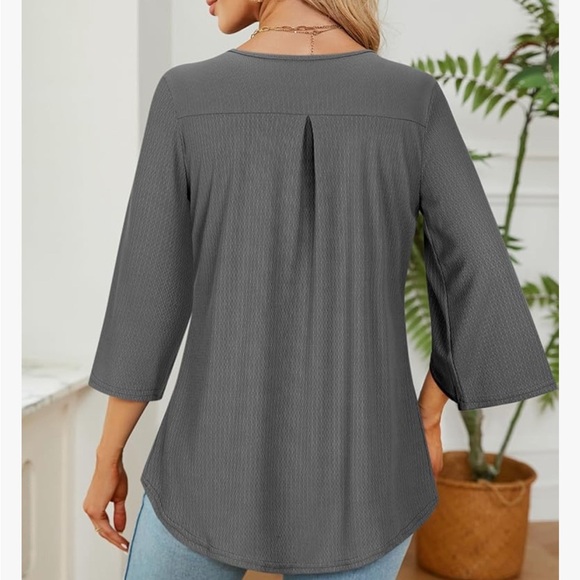 Viracy 3/4 Sleeve Tunic Top - Picture 2 of 3